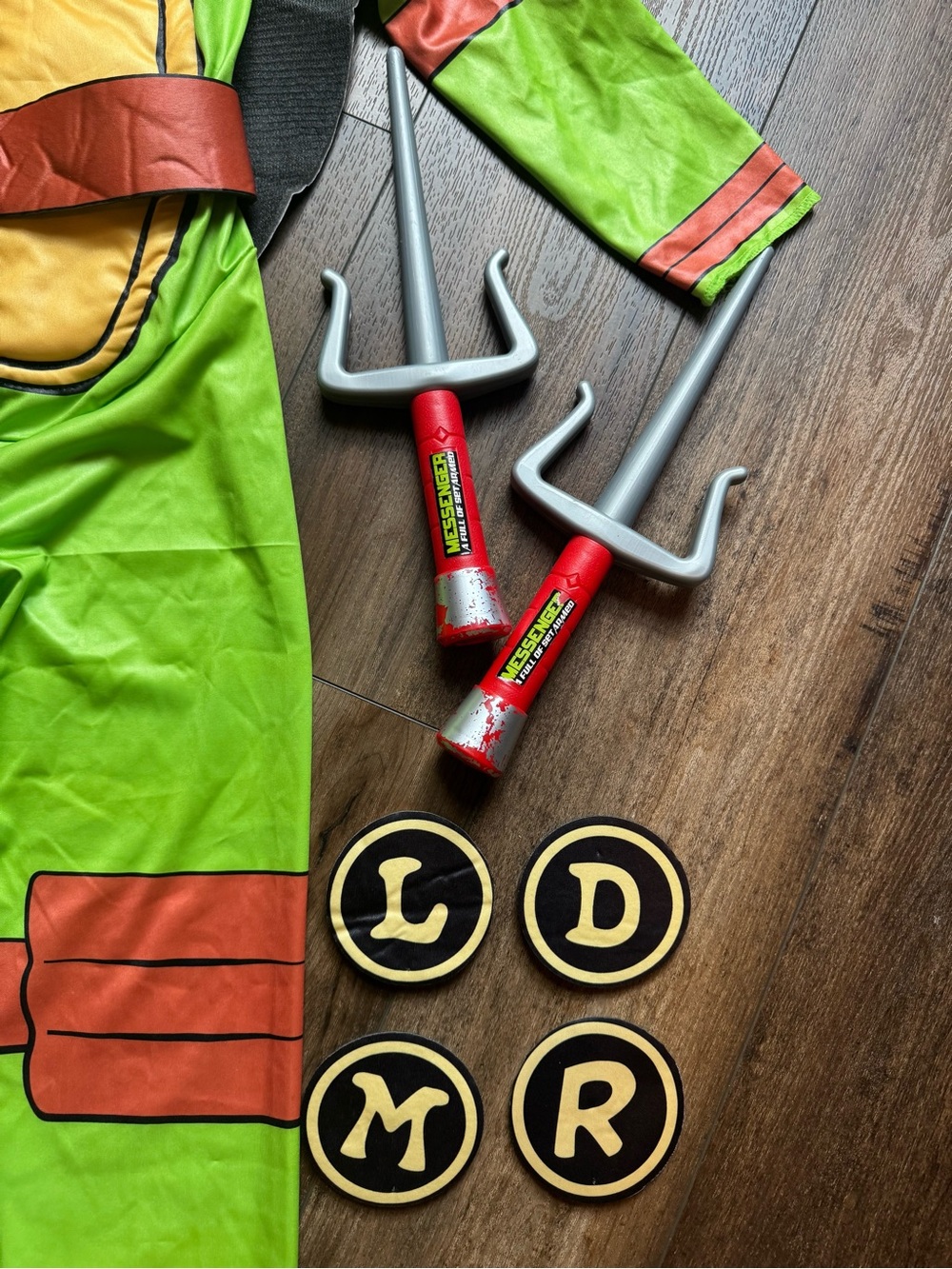 Teenage Mutant Ninja Turtle Costume Set with Accessories - Picture 3 of 6